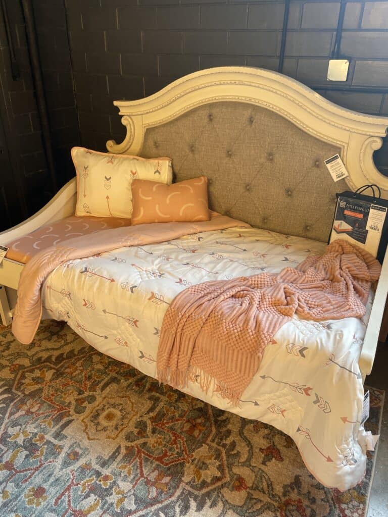 Twin Sized Comforter Set