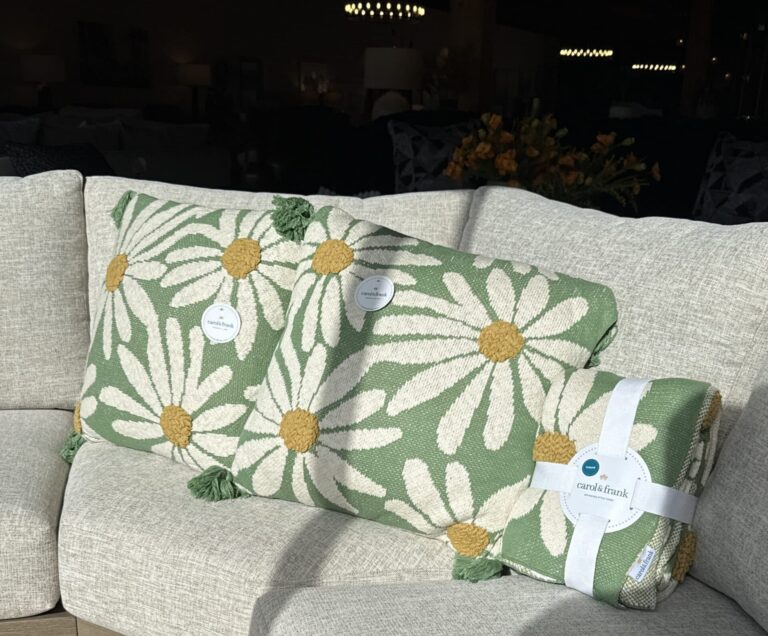 Daisy Pillows w/ Matching Throw