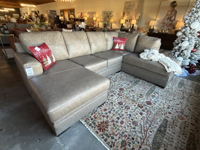 Amuleto 2pc Leather/Leather Match Sectional w/ Chaise