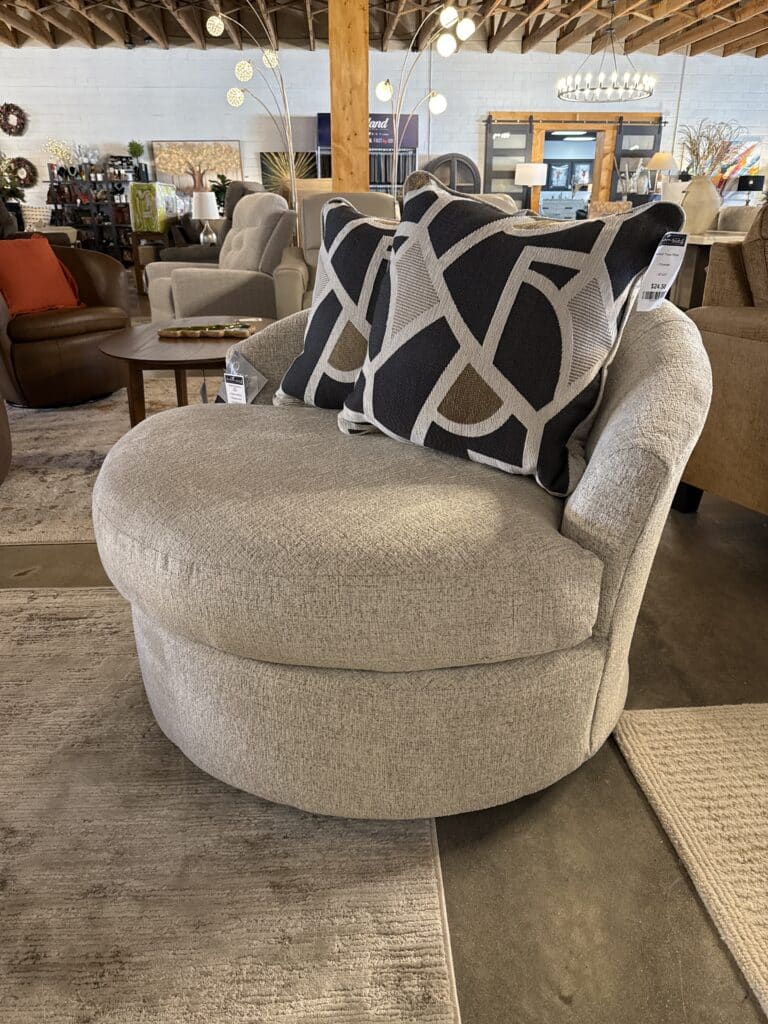 Soletren Swivel Accent Chair