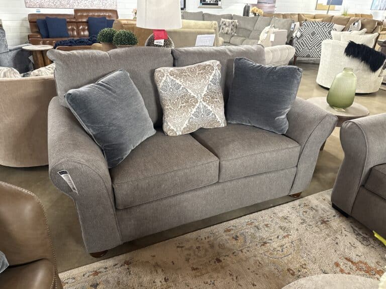 Alden Loveseat