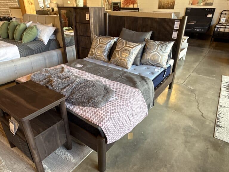 Pamytta Queen Panel Platform Bed