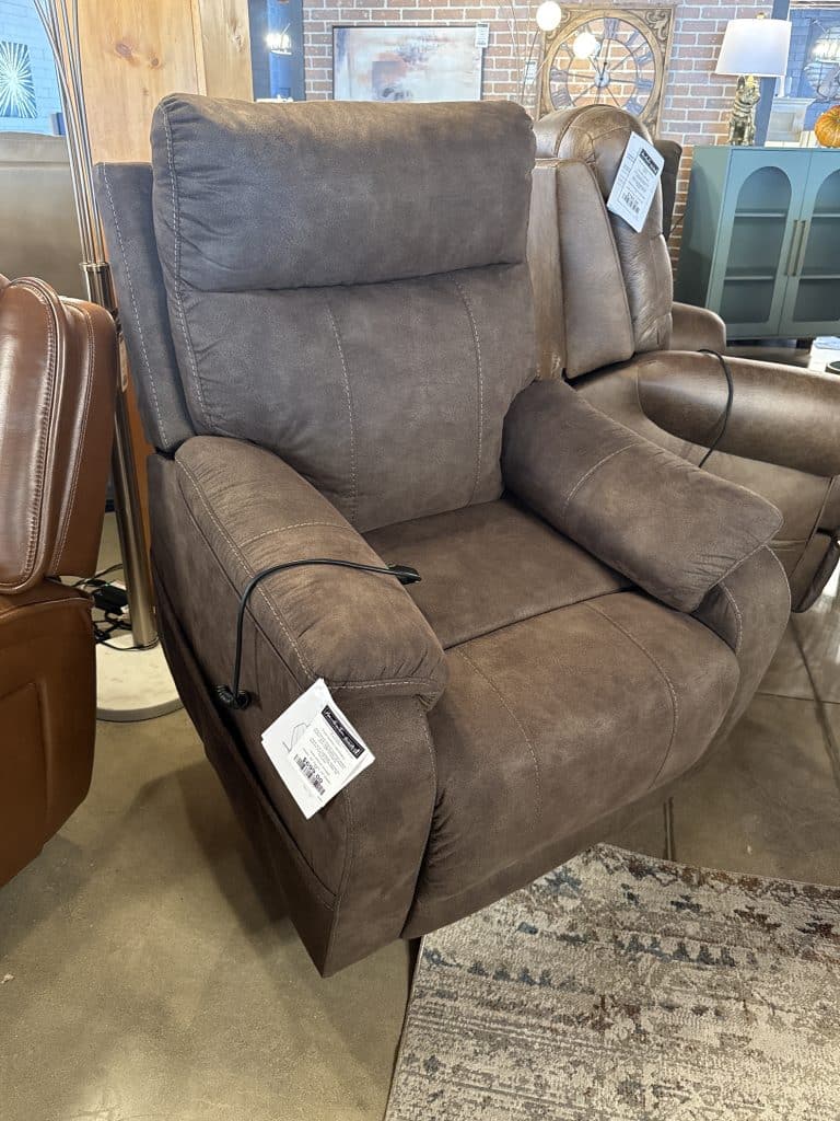 Crestmeade Power Lift Recliner (Espresso)