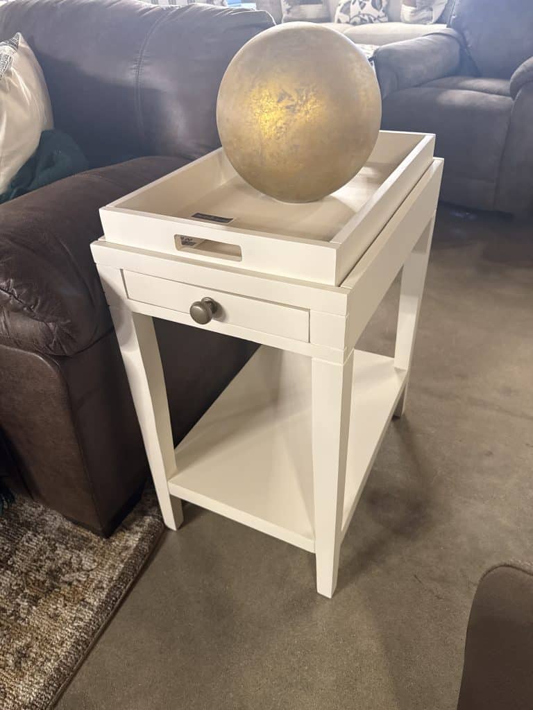 Ashdale End Table (Swiss Coffee)